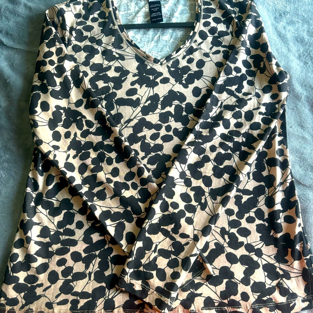 NWOT OLSEN Print longsleeve t/ blouse